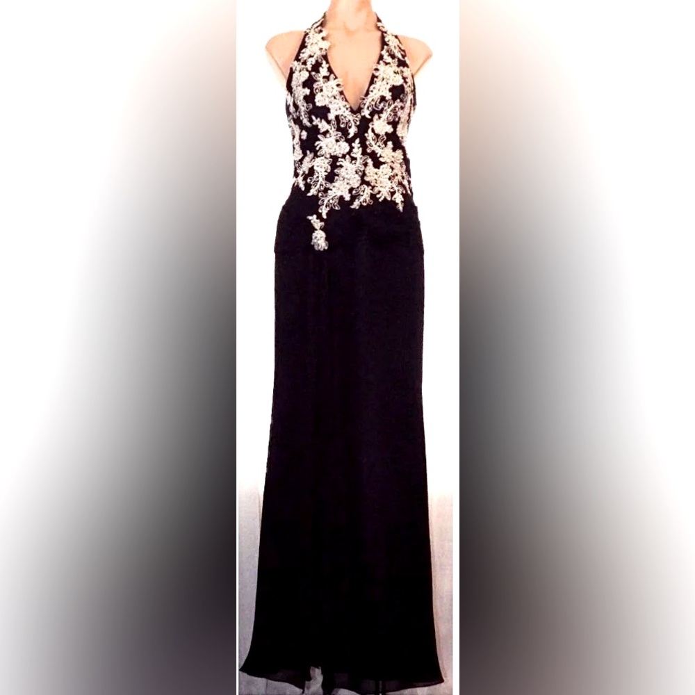 NWT Tiffany Designs Floral Embellished Plunging V-Neck Halter Gown Front Sash B2